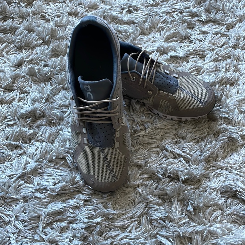 On Running Casual shoes